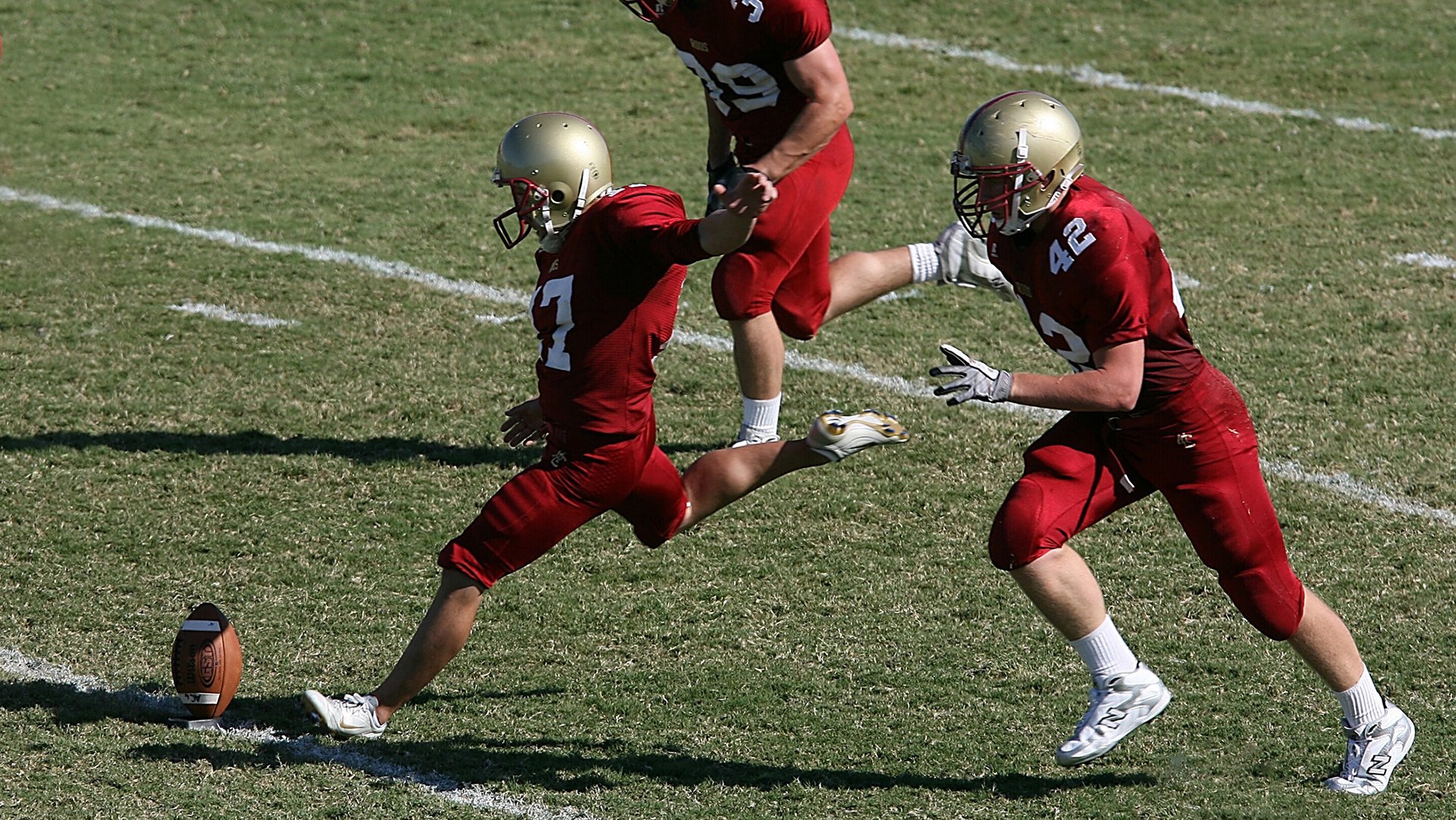 开云体育-从墨西哥城到慕尼黑，阿尔瓦雷斯的欧冠接管与足球的强行终结艺术