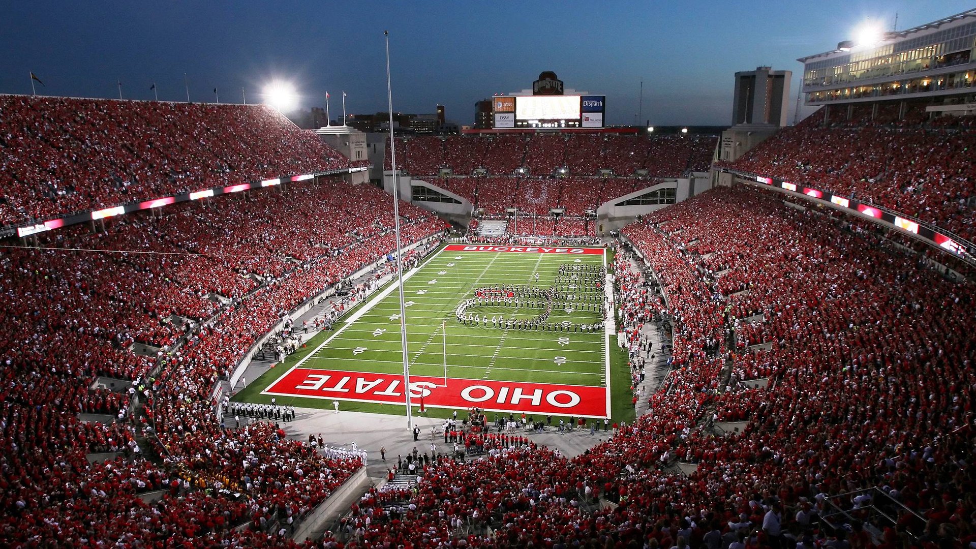 赛道上的逆袭,雷诺险胜红牛,周冠宇状态火热点燃赛场