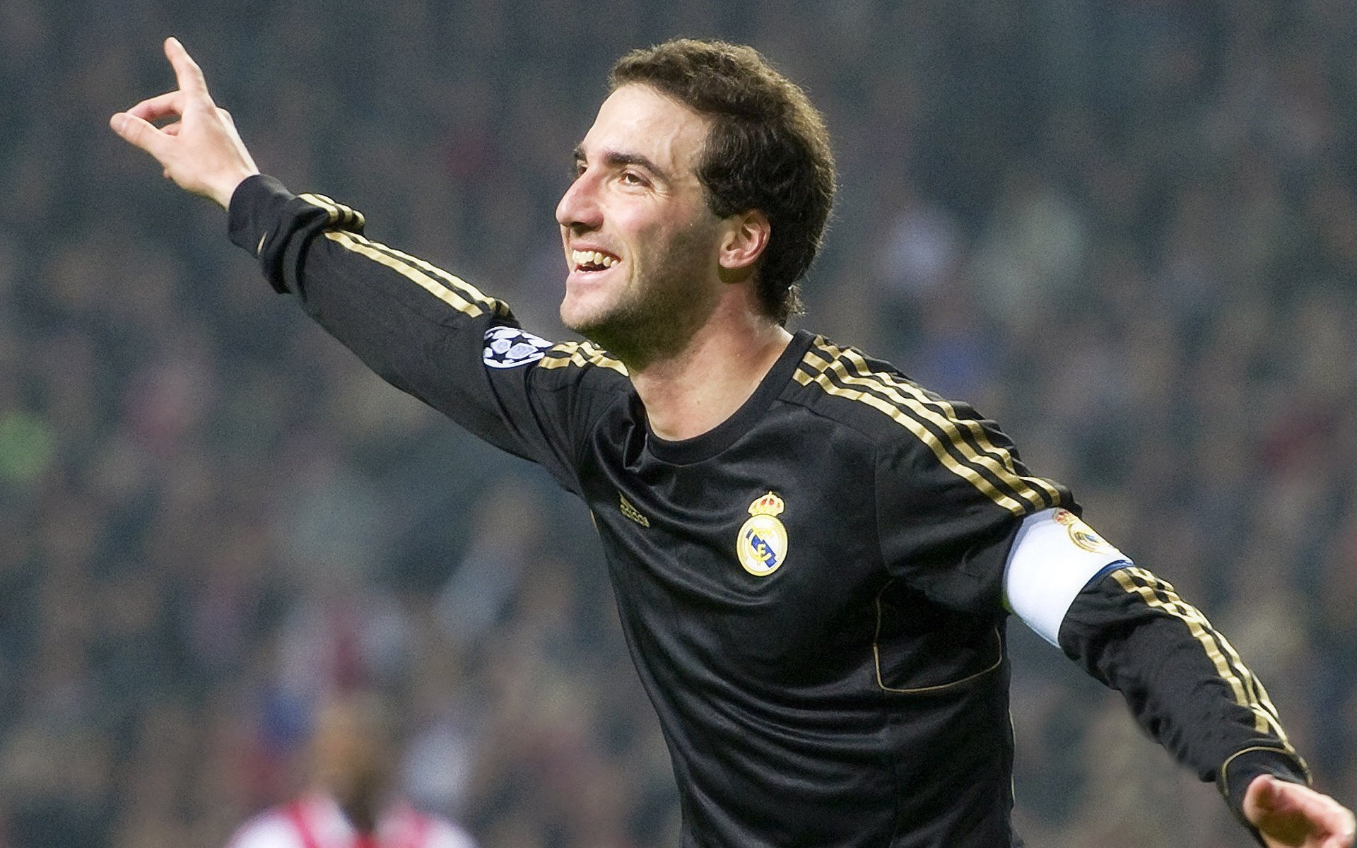 开云体育中国-赛道风云，红牛二队鏖战迈凯伦，勒克莱尔刷新纪录之夜